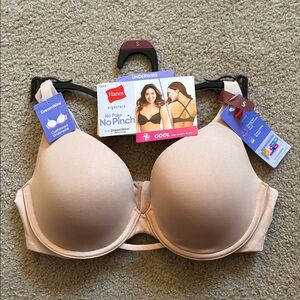 Hanes Signature No Pinch No Poke Underwire Nude Bra - Size Small